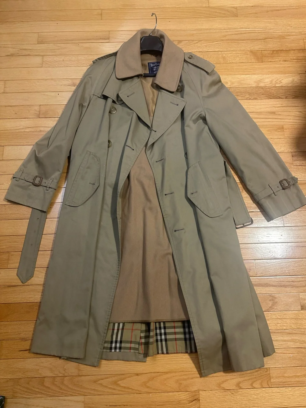 Burberry Beige Men’s Trench Coat with Branded Label Size 40 Regular